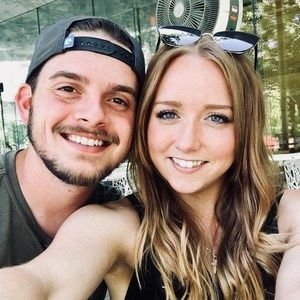 Meet your Posher, Caitlin